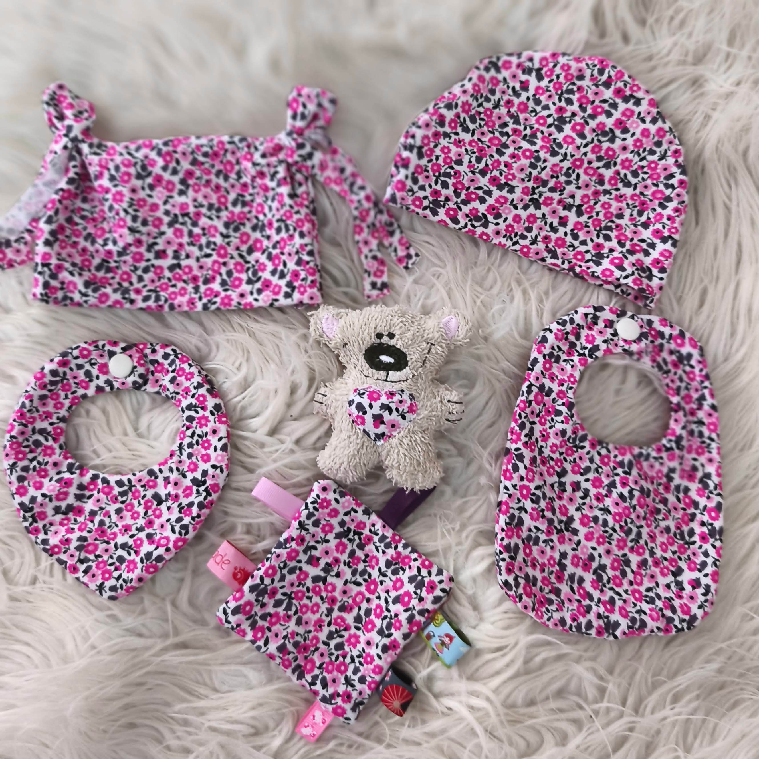 Stickdatei Puppenkleidung für Baby Puppe ca. 43cm Set 2550 - Sewando