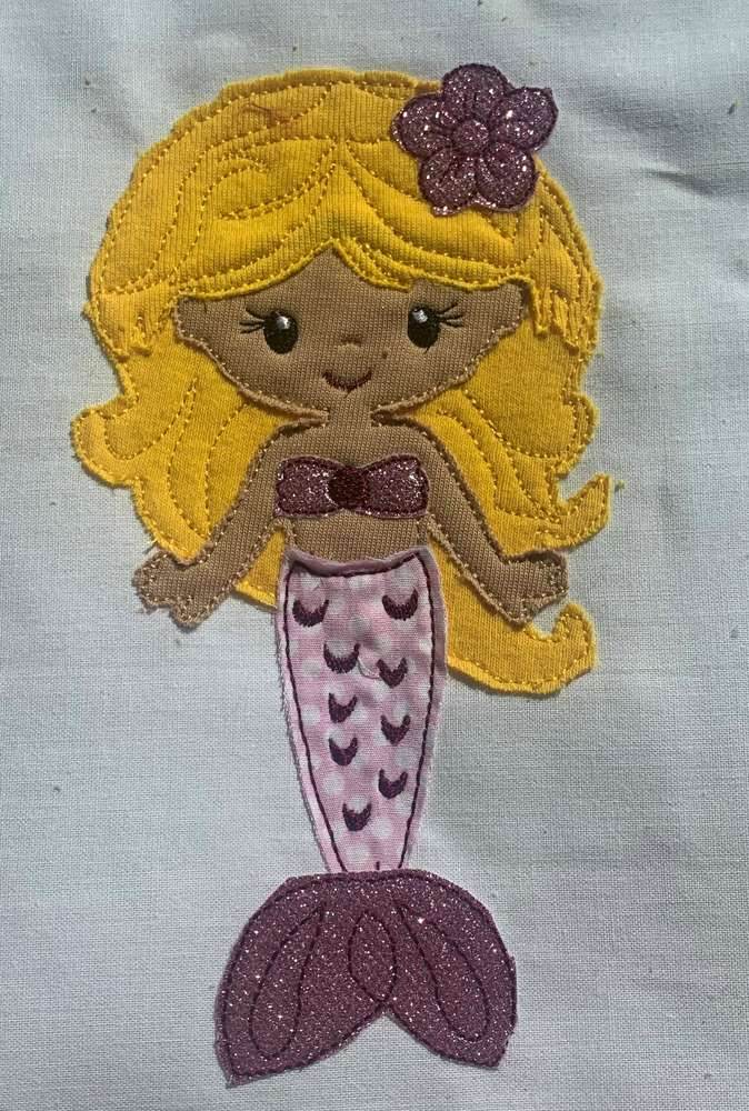 Stickdatei Doodle Meerjungfrau mit Blume, Applikation Set 738 / 4 - Sewando