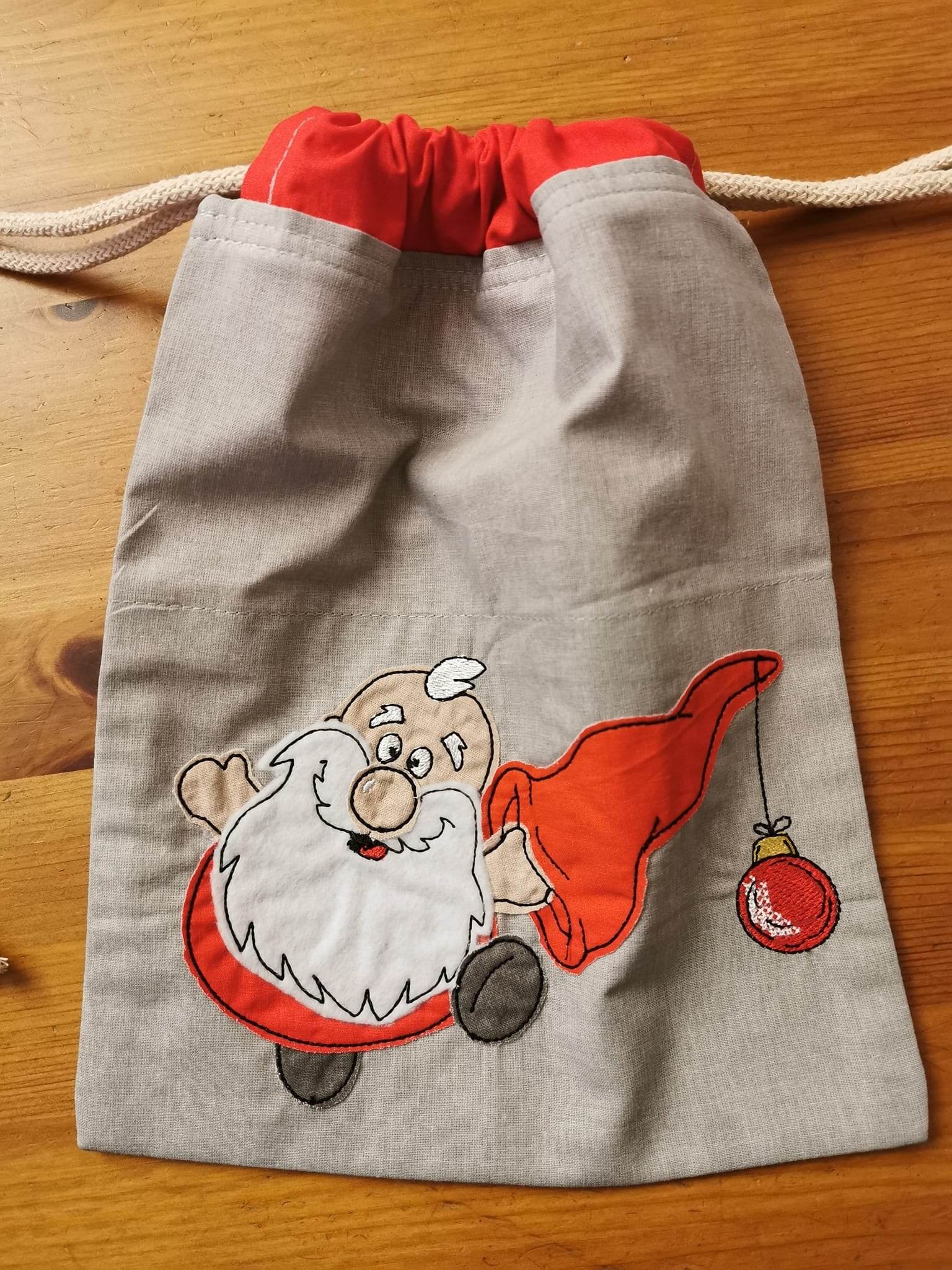 Stickdatei - SANTA-Gnom (3 Dateien) - Sewando