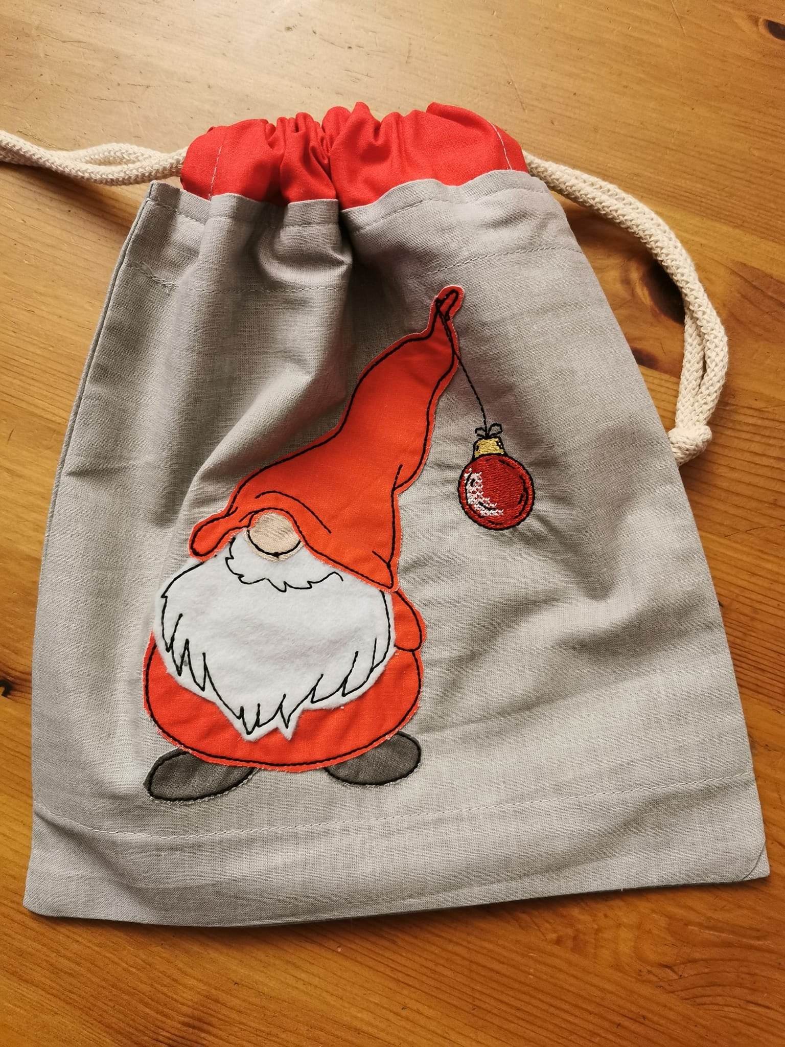 Stickdatei - SANTA-Gnom (3 Dateien) - Sewando