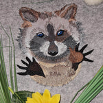 Waschbär Stickdatei – freches Tiermotiv für Kleidung & kreative Geschenkideen - Sewando