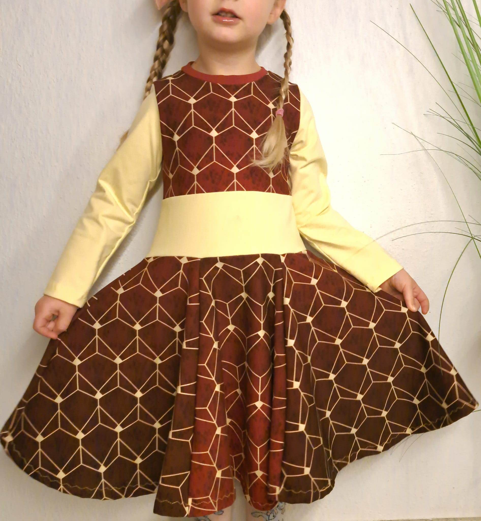 Schnittmuster Wintermärchen Drehkleid Größe 74-164 - Sewando
