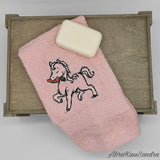 Pony Stickdatei – verspieltes Motiv für Kinder, Kleidung & Geschenke - Sewando