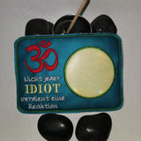 Stickdatei - Mugrug "OM - Idiot"