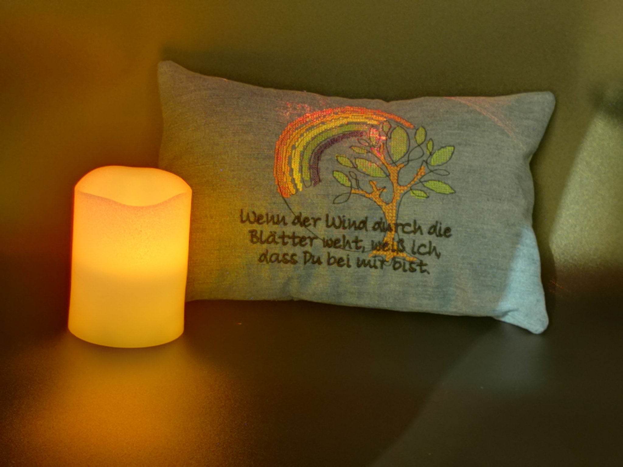 Stickdatei Trauerspruch - Wenn der Wind durch die Blätter weht - Sewando