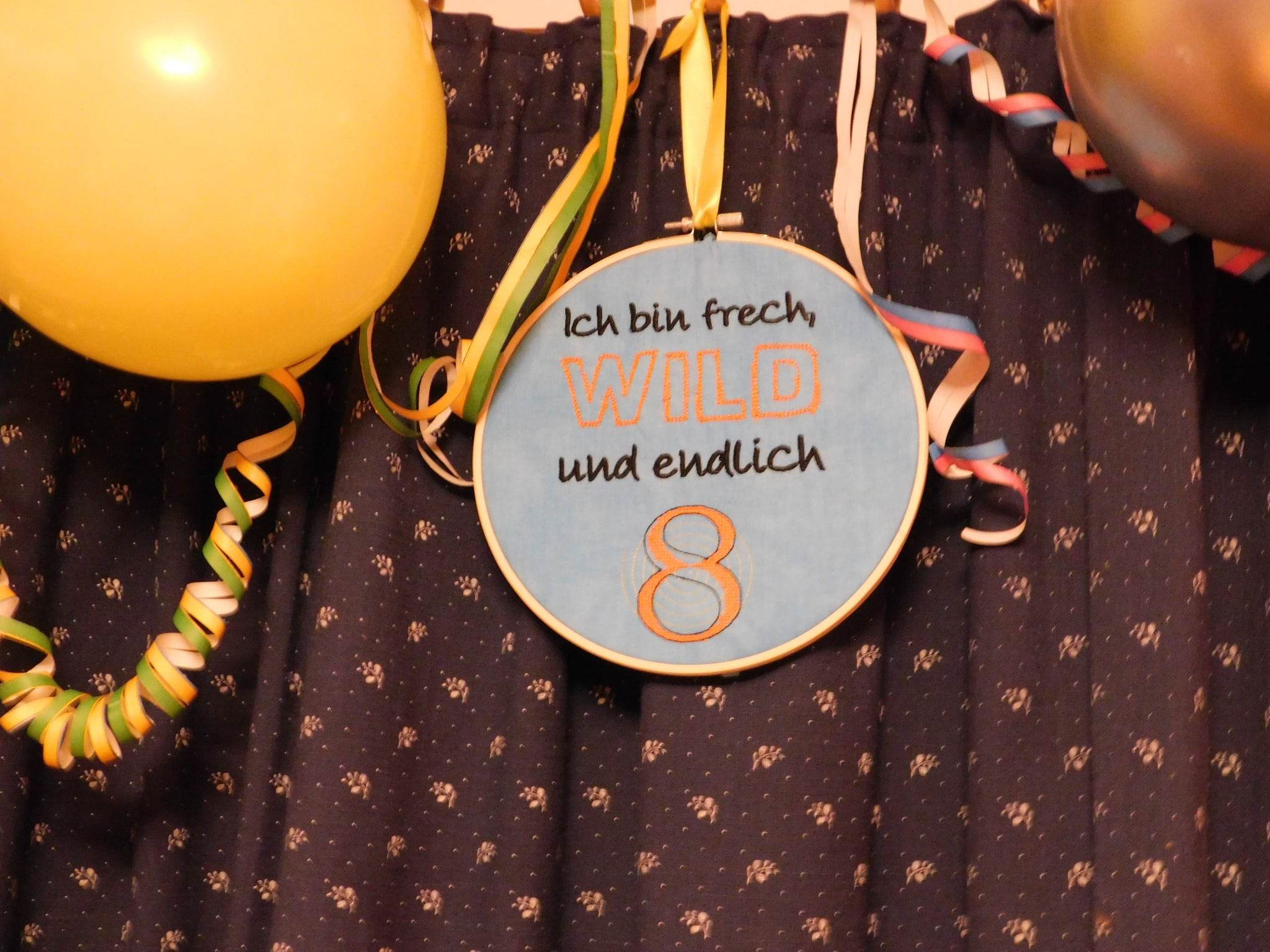 Stickdatei - Ich bin frech, wild und endlich ..... (Zahl 1-9) - Sewando
