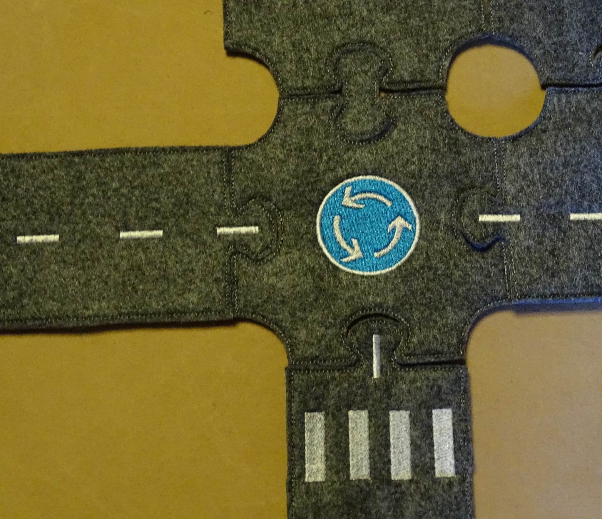 Stickdatei - PUZZLE - Spielstraße - Sewando