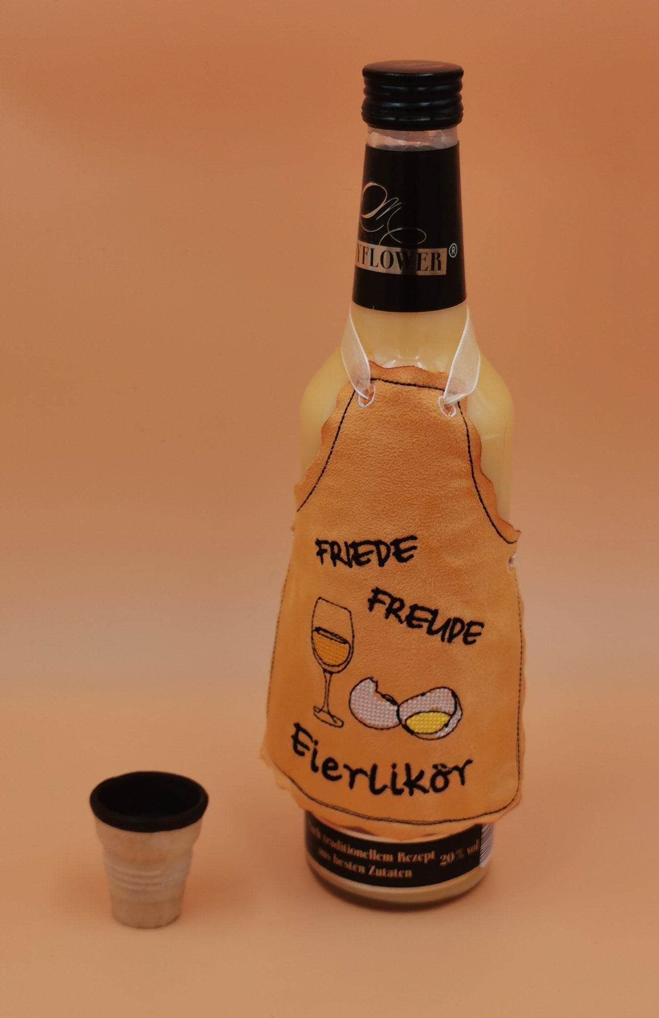 Stickdatei - ITH Flaschenschürzen Eierlikör (große Flaschen) - Sewando