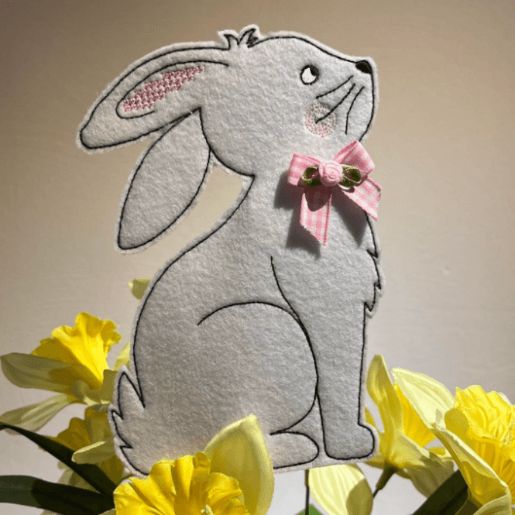 Stickdatei - ITH Blumenstecker Hase 13x18 cm - Sewando