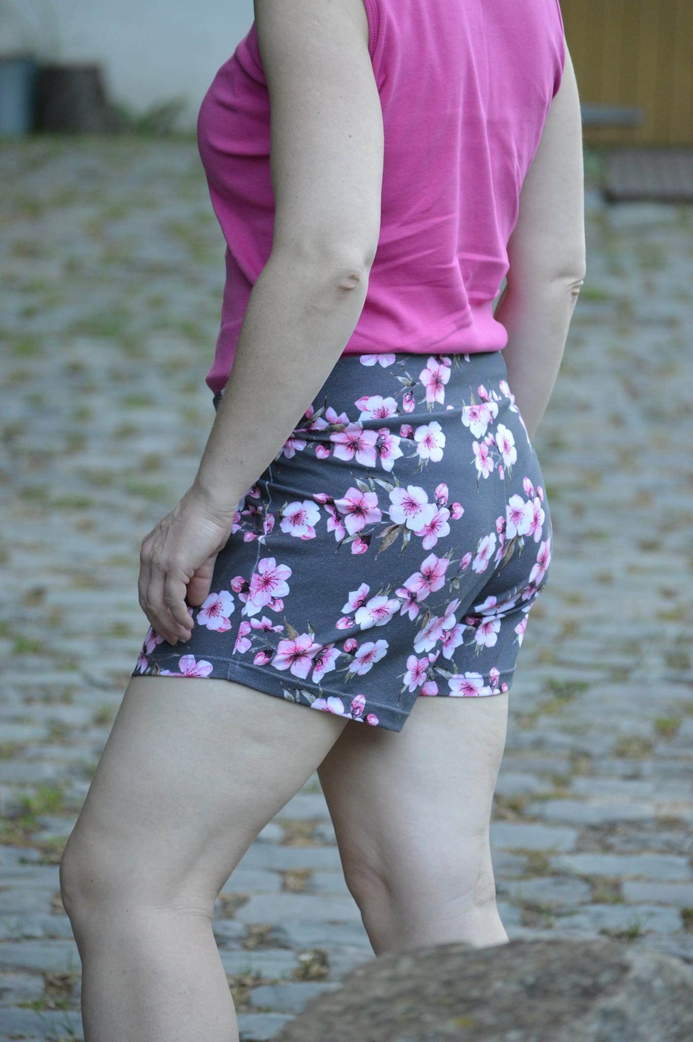Schnittmuster Shorts für Damen Amora Gr. 32-48 - Sewando