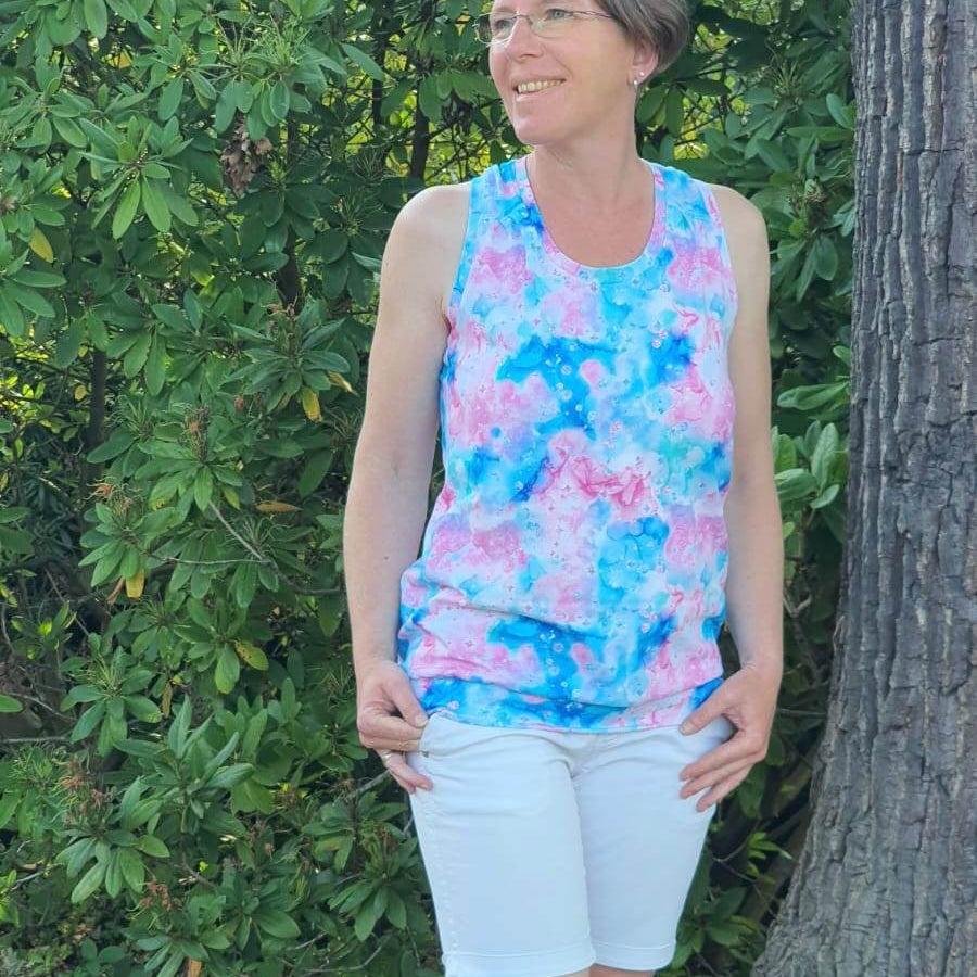 Schnittmuster Racerback Tanktop mit Kellerfalte Kira für Damen Gr. 32-52 - Sewando