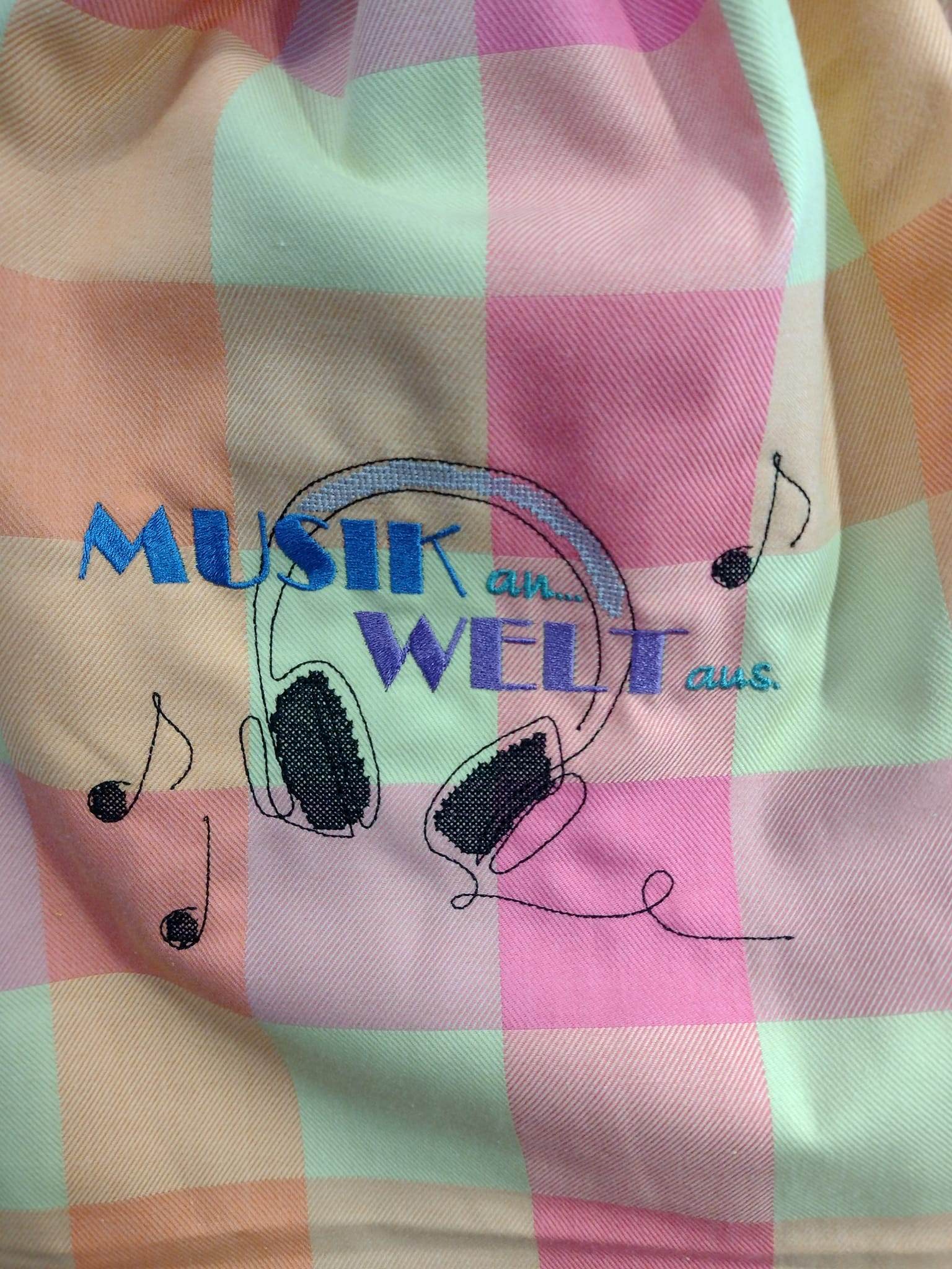 Stickdatei - MUSIK an, WELT aus (2 Versionen) - Sewando