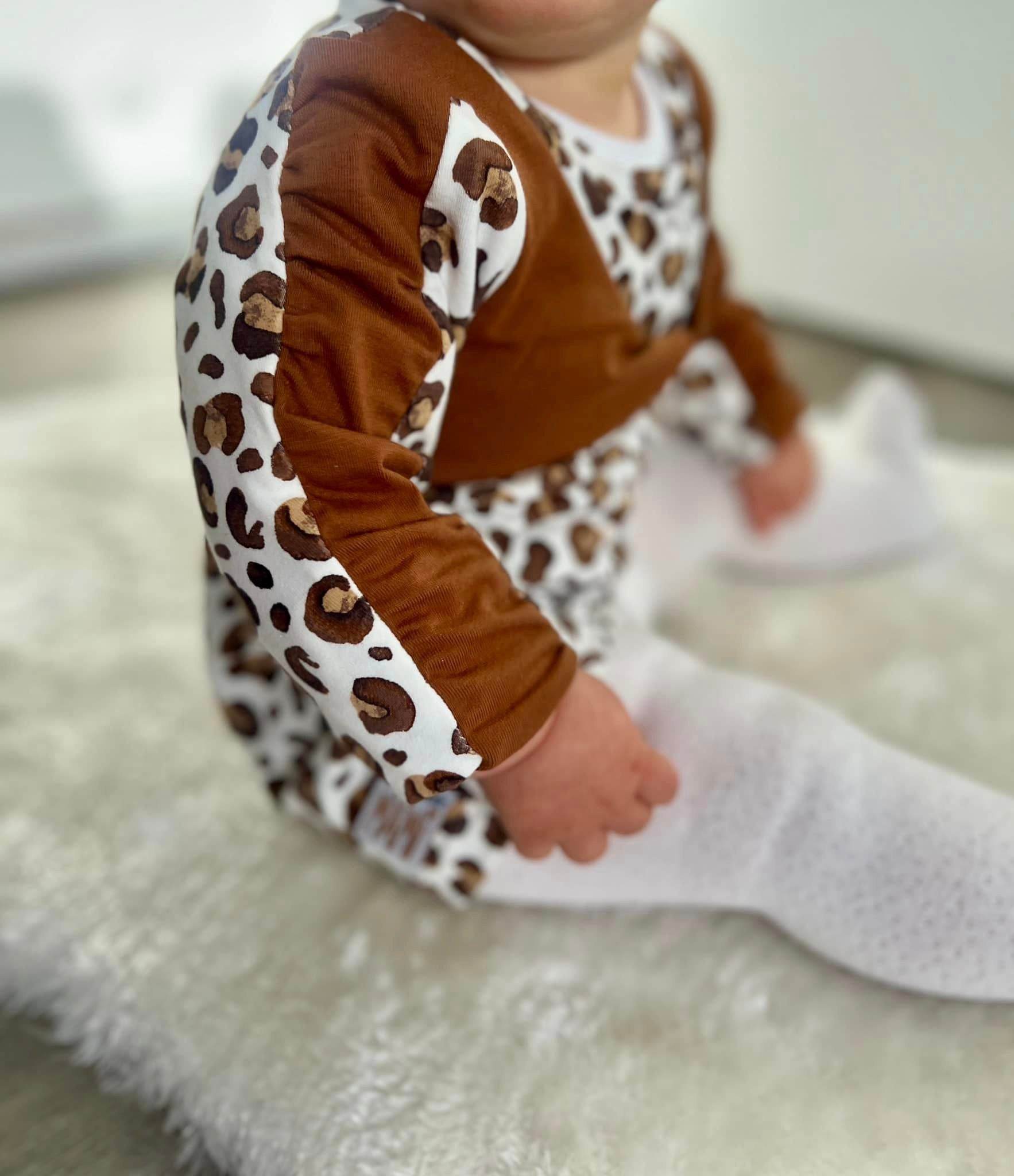 Schnittmuster *Little Twist Shirt* #LA-Shirt Gr. 62-176 - Sewando