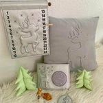 Stickdatei 3D Rentier Adventskalender Geschenkanhänger Mug Rug Set 886 Weihnachten - Sewando