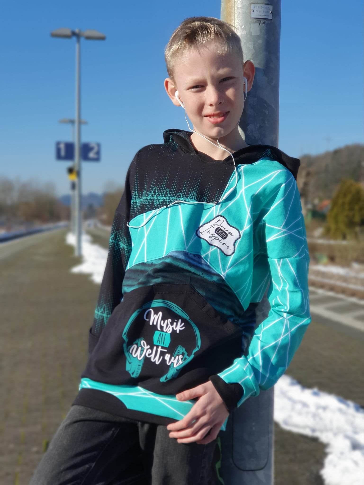 Schnittmuster *Boys Sweater Robin* #Hoodie Gr. 80-176 - Sewando