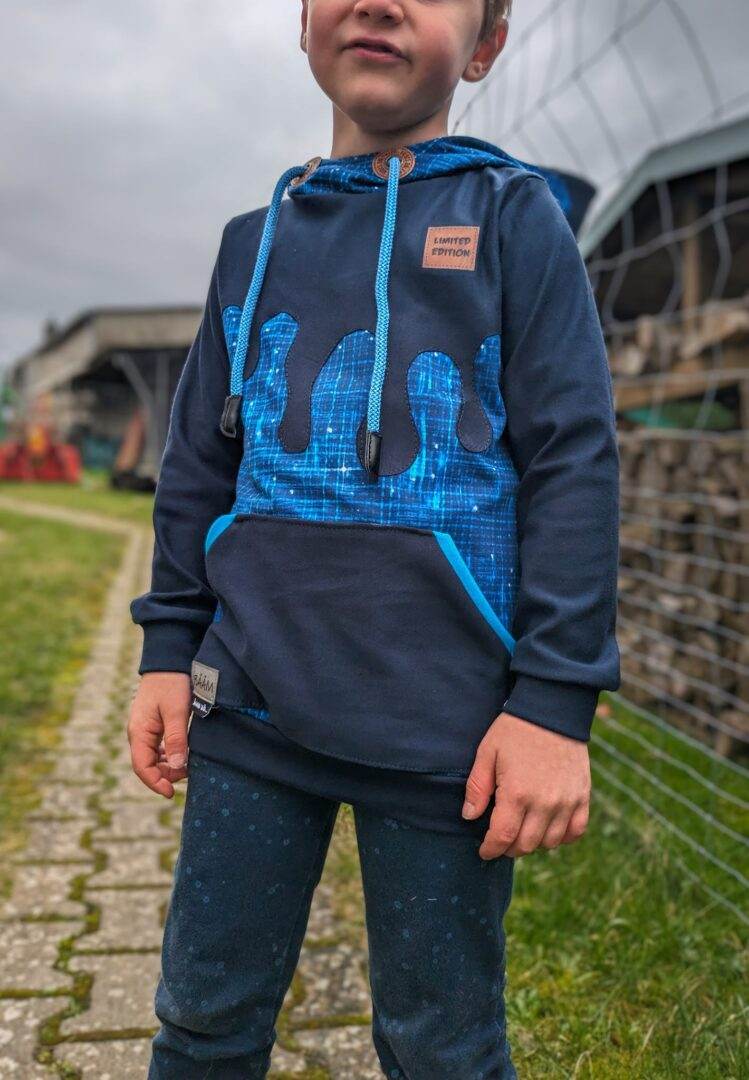 PASST GARANTIE SPLASH Sweater/ Hoodie Gr. 110-140 mit 2 Kapuzen & Halsbündchen - DIN A0 für Beamer geeignet - Sewando