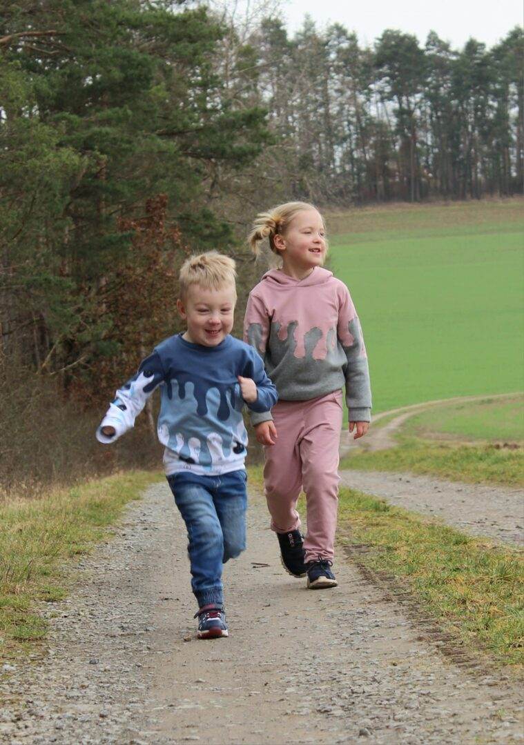 PASST GARANTIE SPLASH Sweater/ Hoodie Gr. 110-140 mit 2 Kapuzen & Halsbündchen - DIN A0 für Beamer geeignet - Sewando