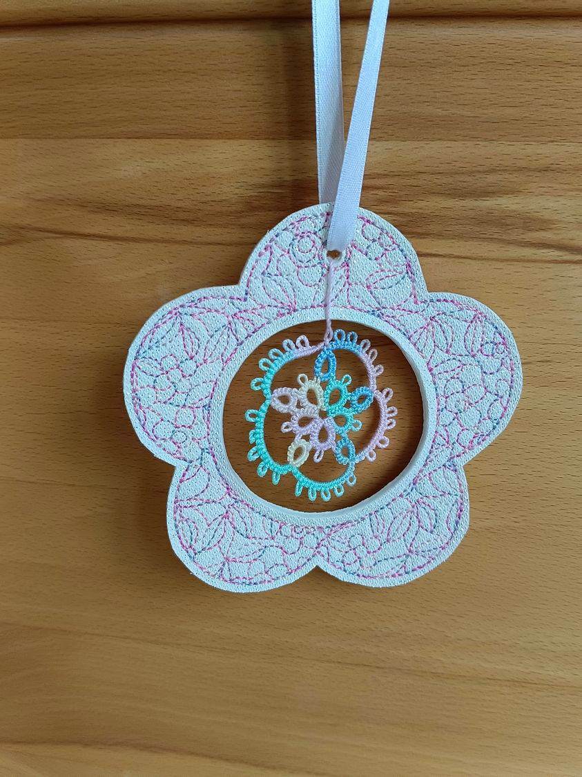 Stickdatei - ITH Blume für Ostereier u.ä. - Sewando