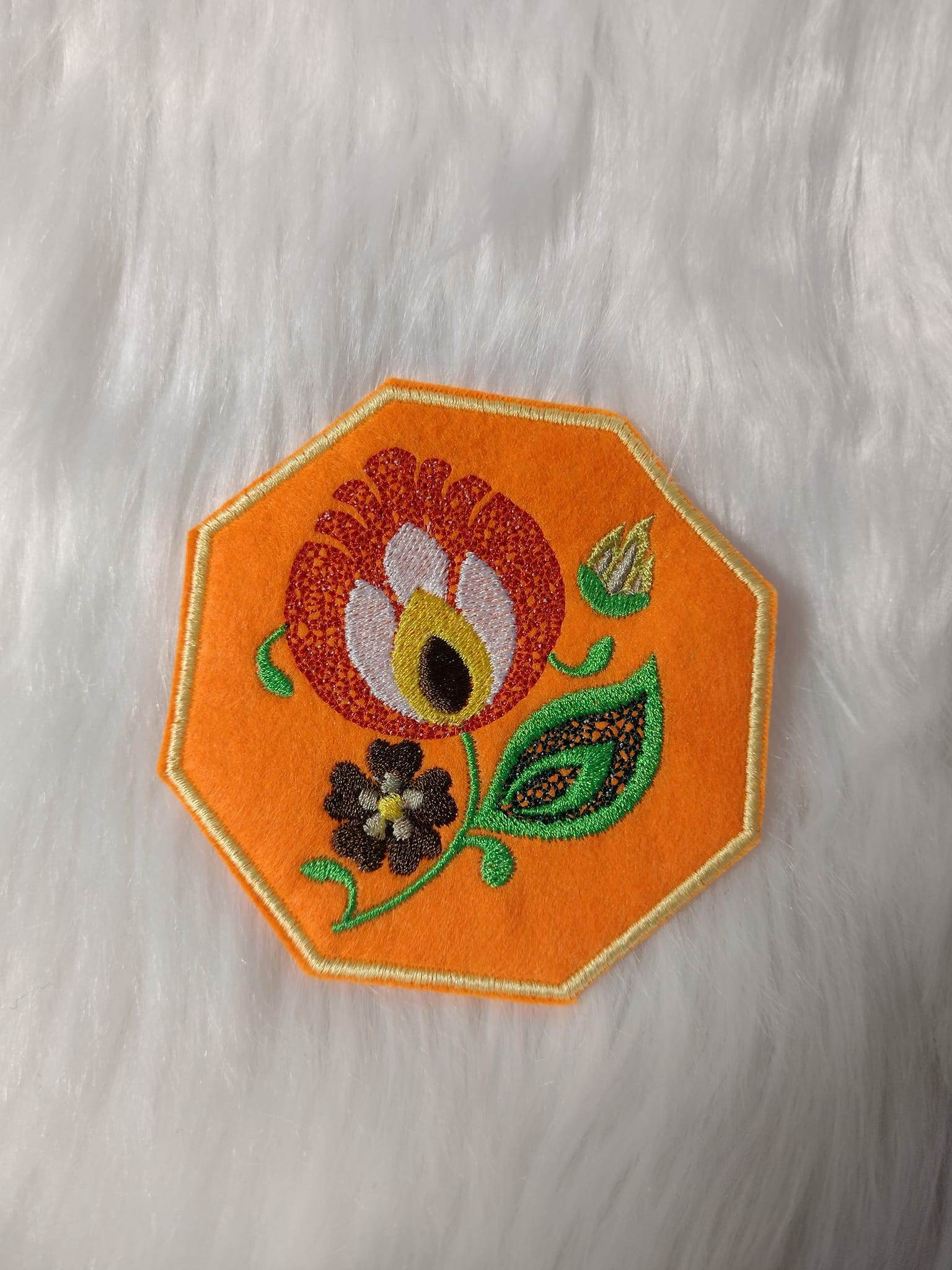 Stickdatei Untersetzer Lowicz Blumen (Folklore aus Polen) - Sewando