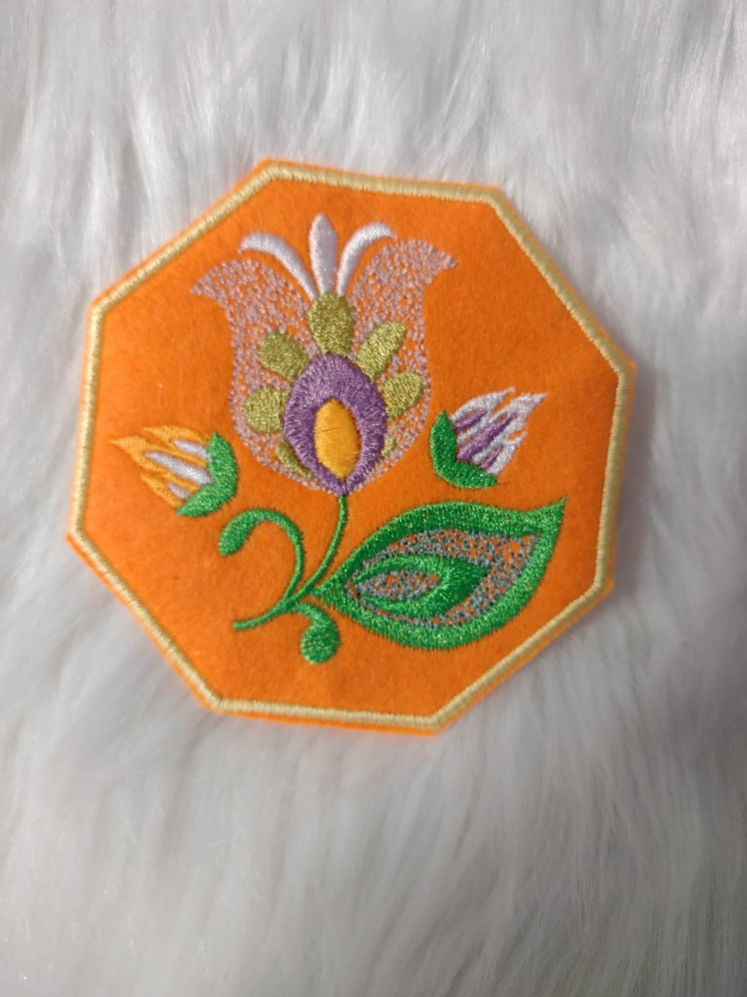 Stickdatei Untersetzer Lowicz Blumen (Folklore aus Polen) - Sewando