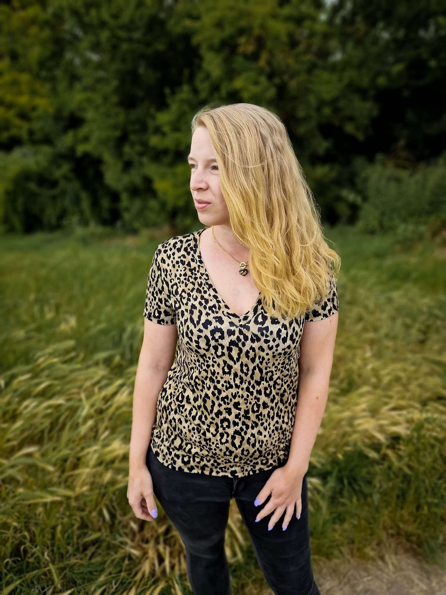 Schnittmuster BASIC Shirt Nr. 2 V-Ausschnitt Gr. 32-56 + gratis Plotterdatei : - Sewando