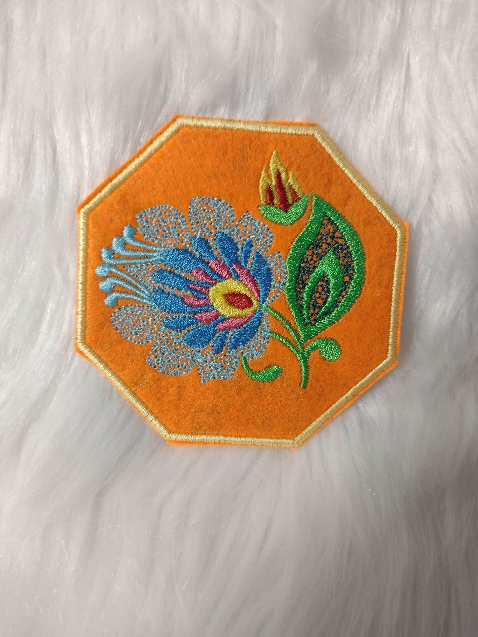Stickdatei Untersetzer Lowicz Blumen (Folklore aus Polen) - Sewando