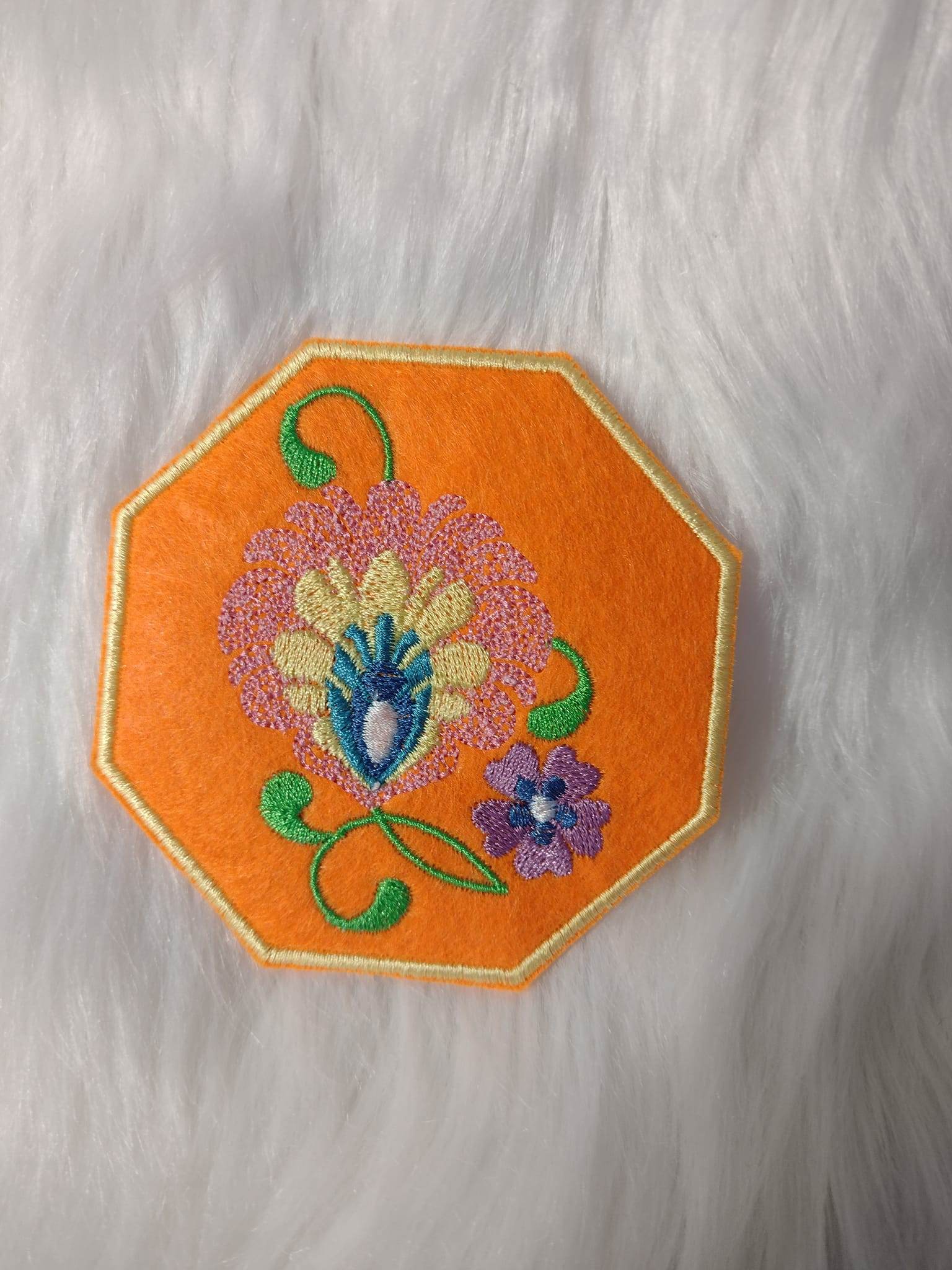 Stickdatei Untersetzer Lowicz Blumen (Folklore aus Polen) - Sewando