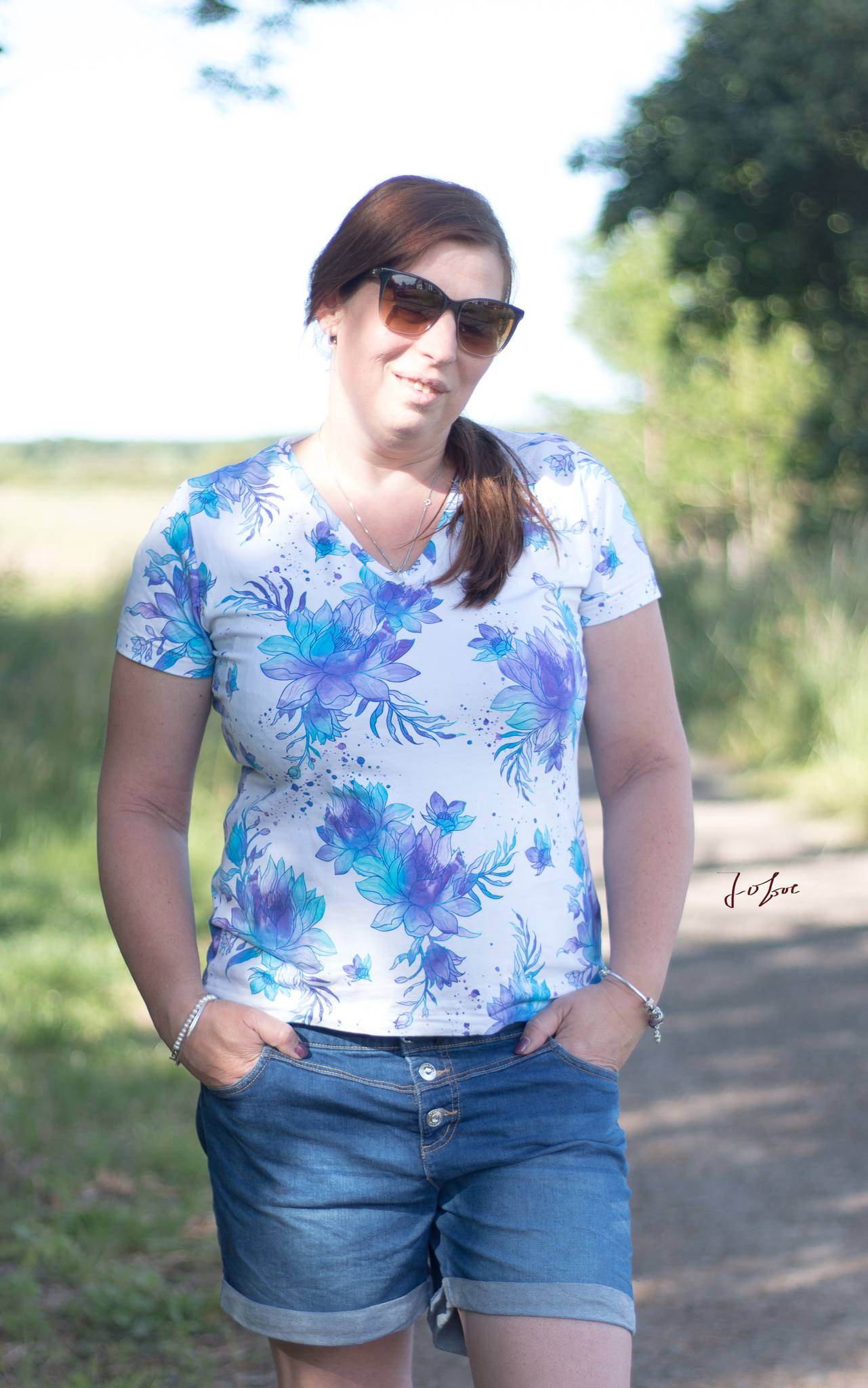 Schnittmuster BASIC Shirt Nr. 2 V-Ausschnitt Gr. 32-56 + gratis Plotterdatei : - Sewando