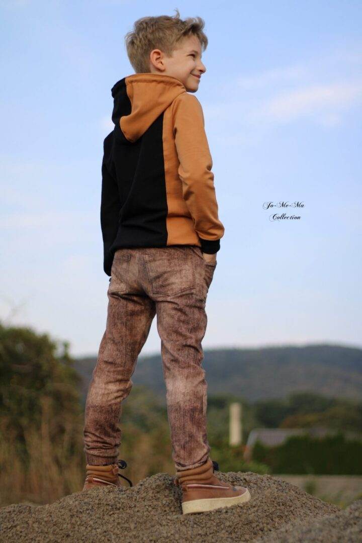 SORGLOS-SYSTEM Basicline Hoodie 105-140cm Kapuzenshirt DIN A4 BESONDERES PASSFORMSYSTEM - Sewando