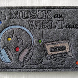 Stickdatei - MUSIK an, WELT aus (2 Versionen) - Sewando