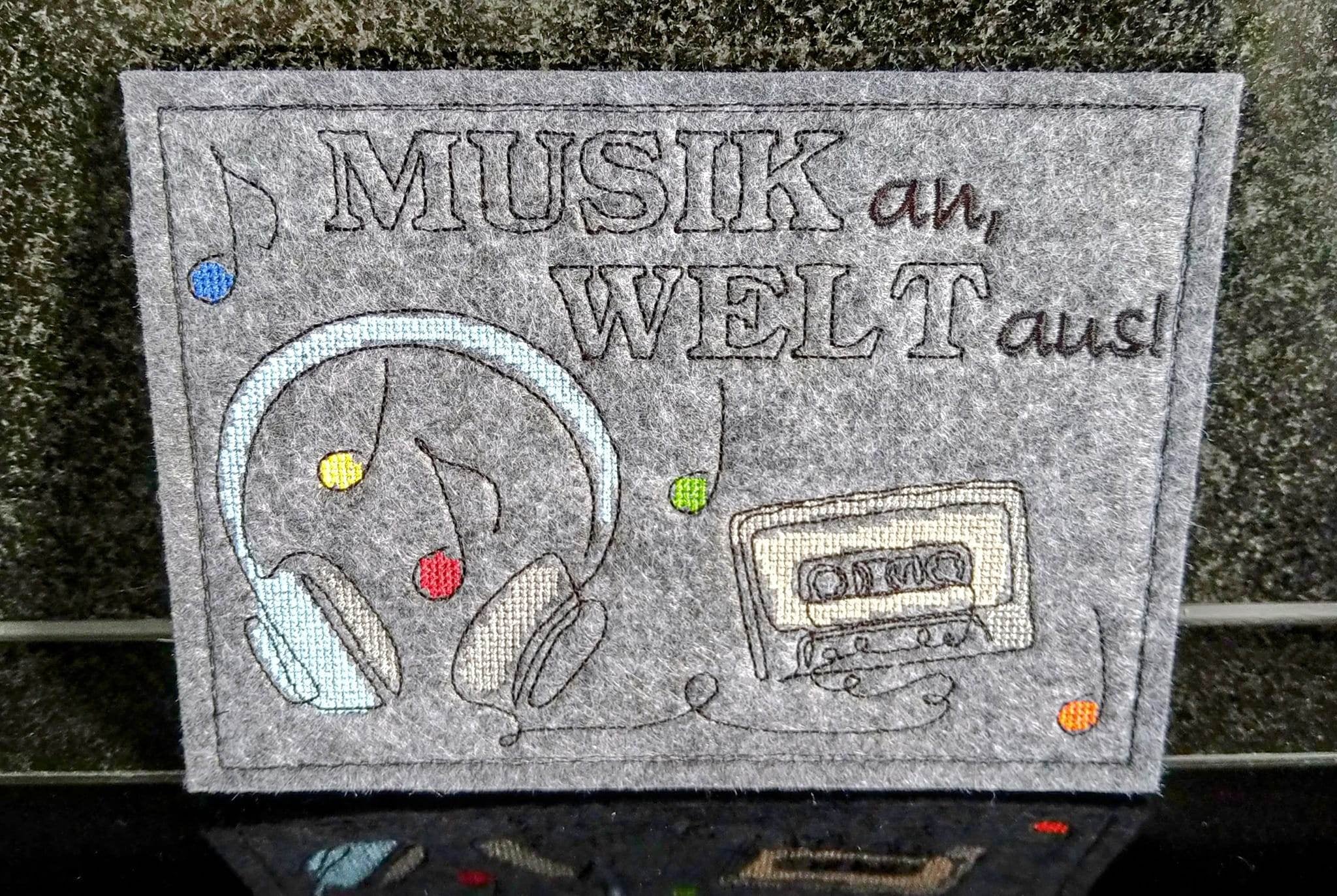 Stickdatei - MUSIK an, WELT aus (2 Versionen) - Sewando