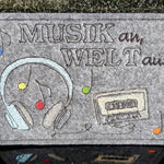 Stickdatei - MUSIK an, WELT aus (2 Versionen) - Sewando