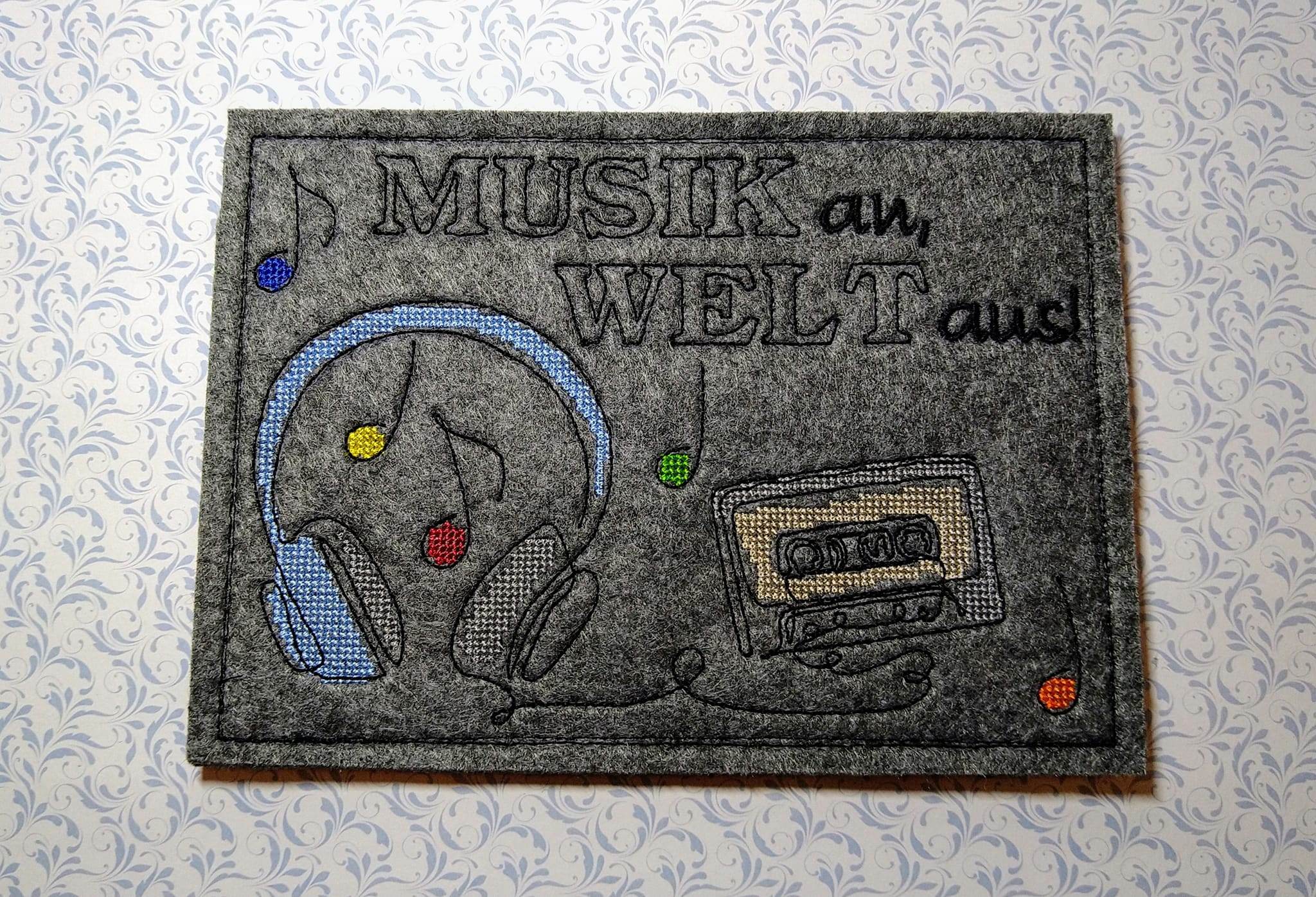 Stickdatei - MUSIK an, WELT aus (2 Versionen) - Sewando