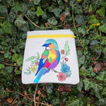 Vogel Stickdatei – bunter Frühlingsbote mit Blütenzauber für deine Stickmaschine - Sewando