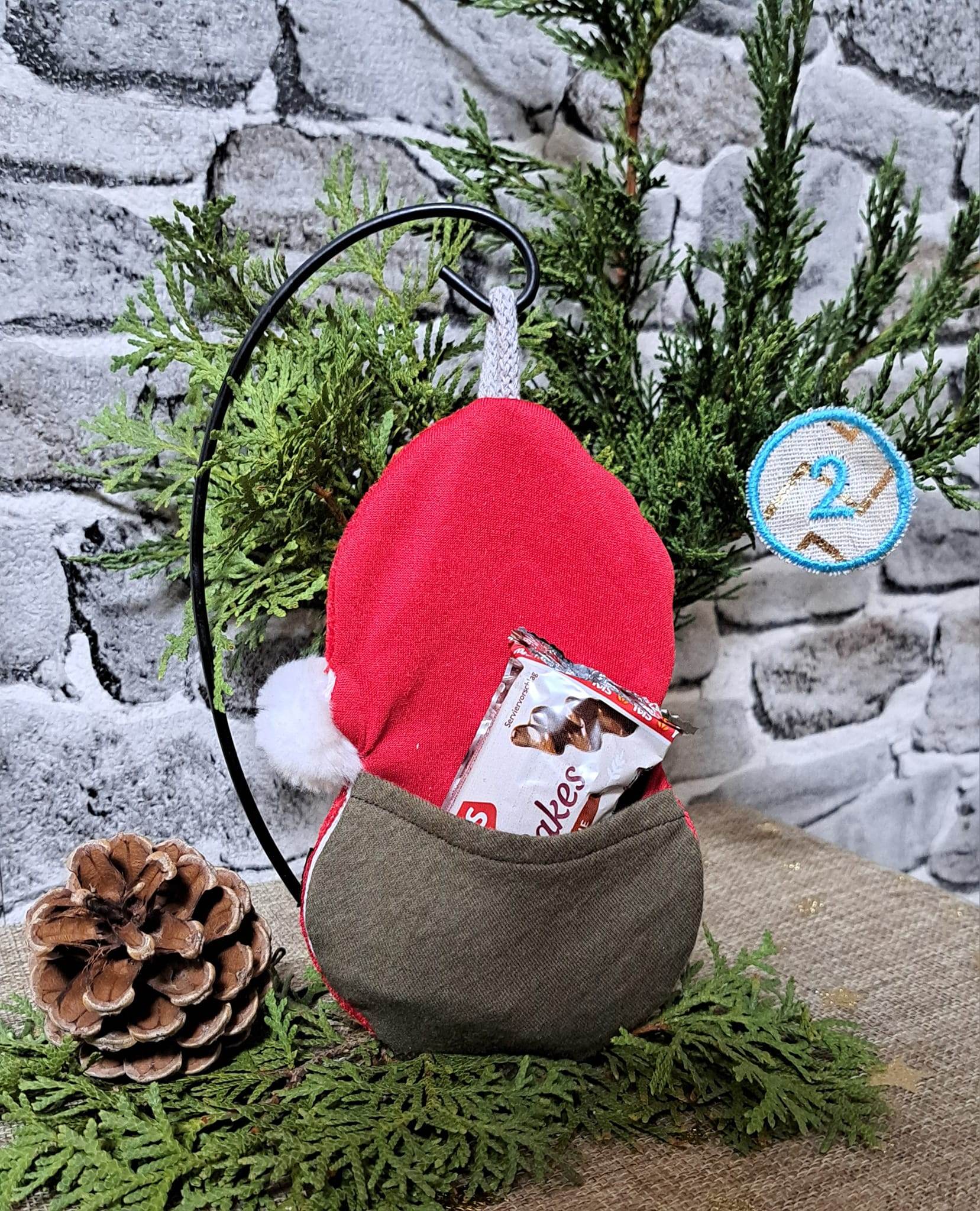 Stickdatei *ITH Weihnachtsmann Adventskalender Säckchen* 15x24 18x30 - Sewando