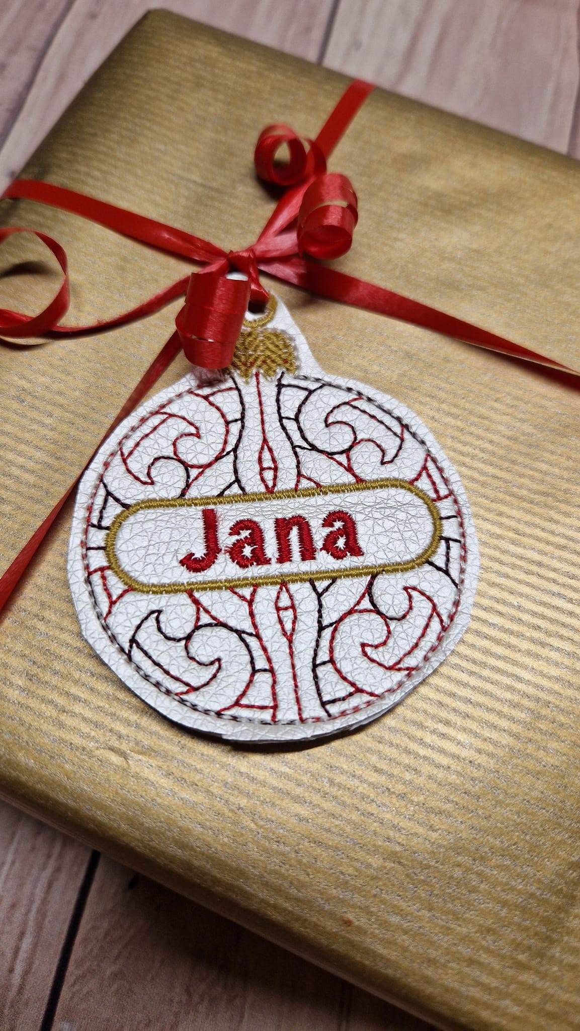 Stickdatei - 8 Christbaumkugeln personalisierbar - Sewando