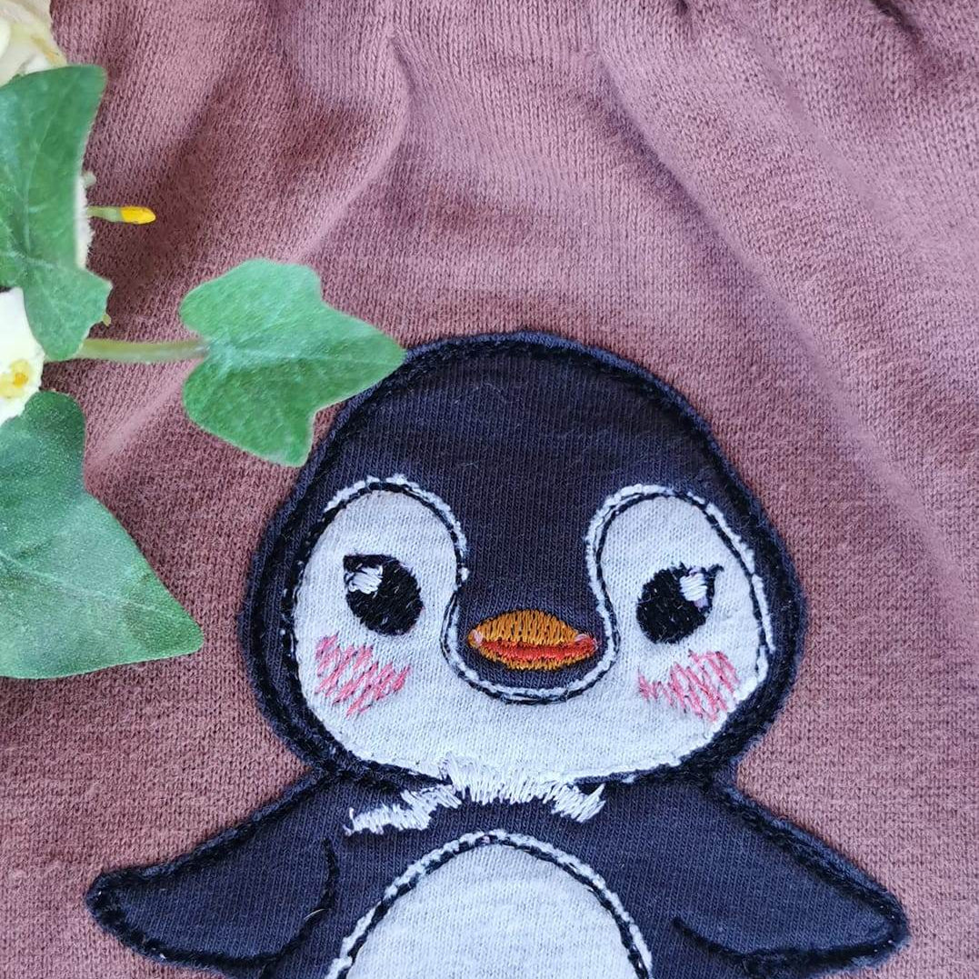 Pinguin Applikation Stickdatei – winterliches Motiv für Kinder & Geschenke - Sewando