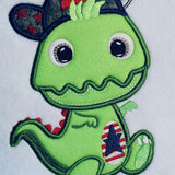 Dino Applikation Stickdatei – cooler Dino mit Basecap für kleine Abenteurer - Sewando