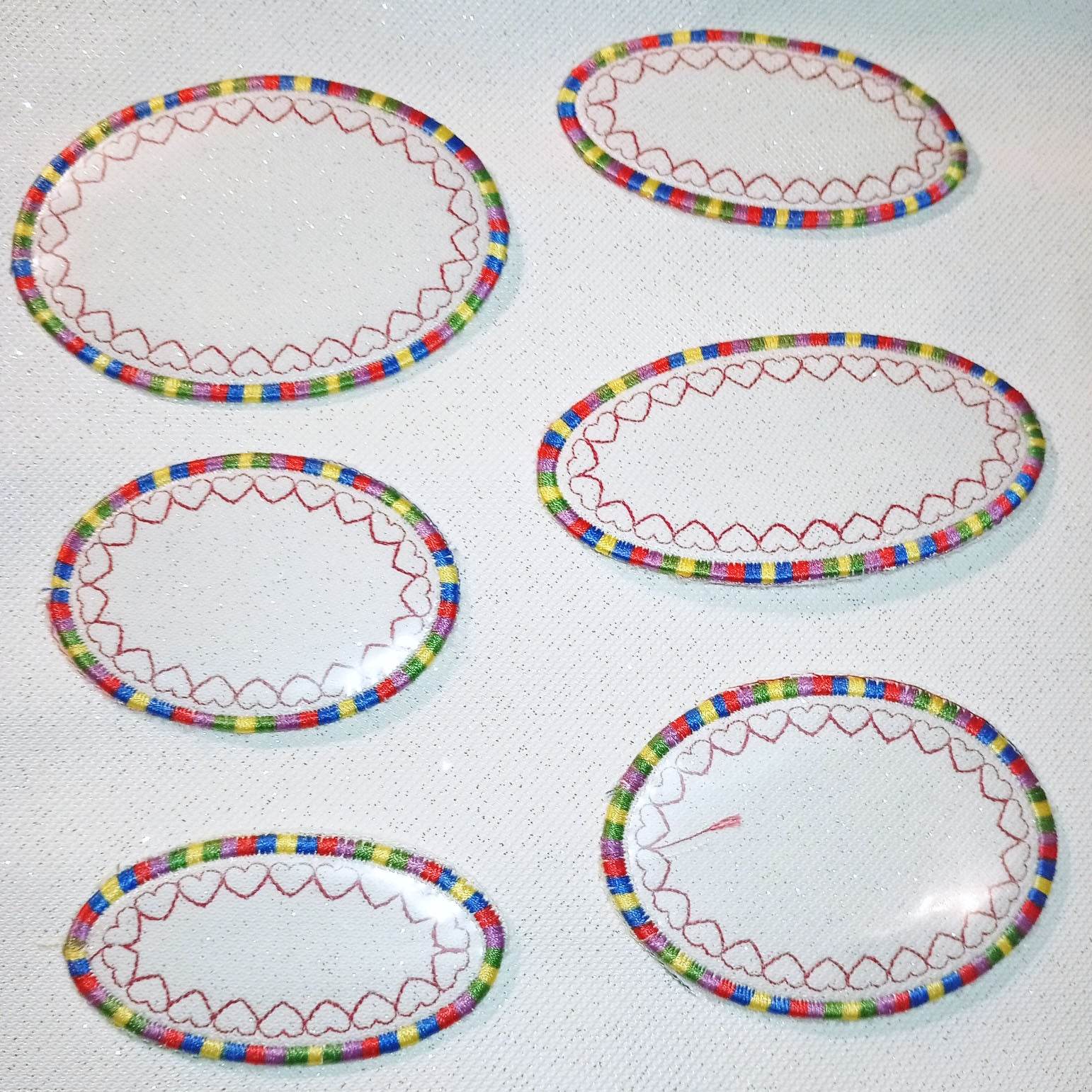 12x Stickdatei beschreibbare Aufkleber Herzen - Sewando
