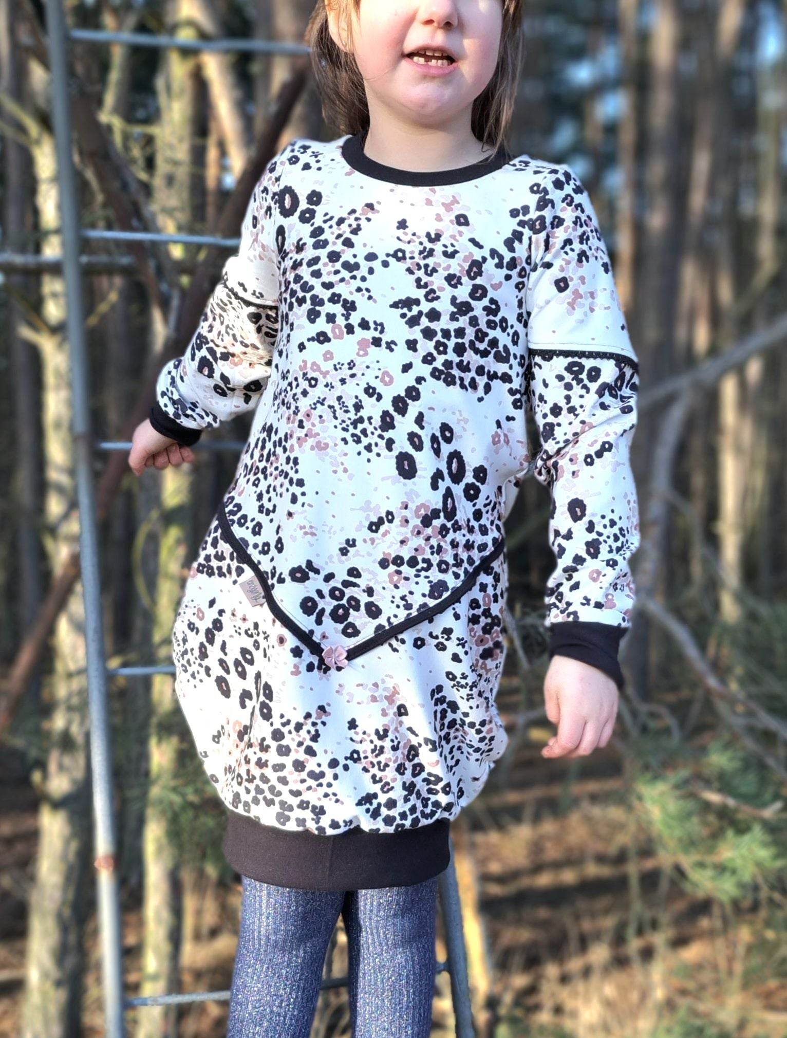 Schnittmuster *Big Grid Hoodiekleid Ballonkleid* #Kleid Gr. 62-176 - Sewando