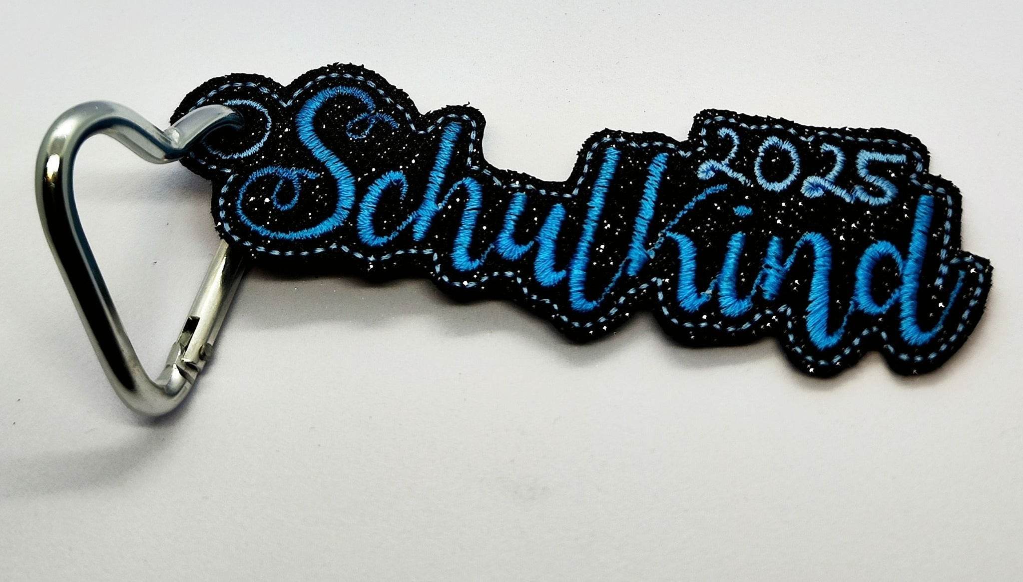 Stickdatei Anhänger Schulkind & Schultüte 2025 - Sewando