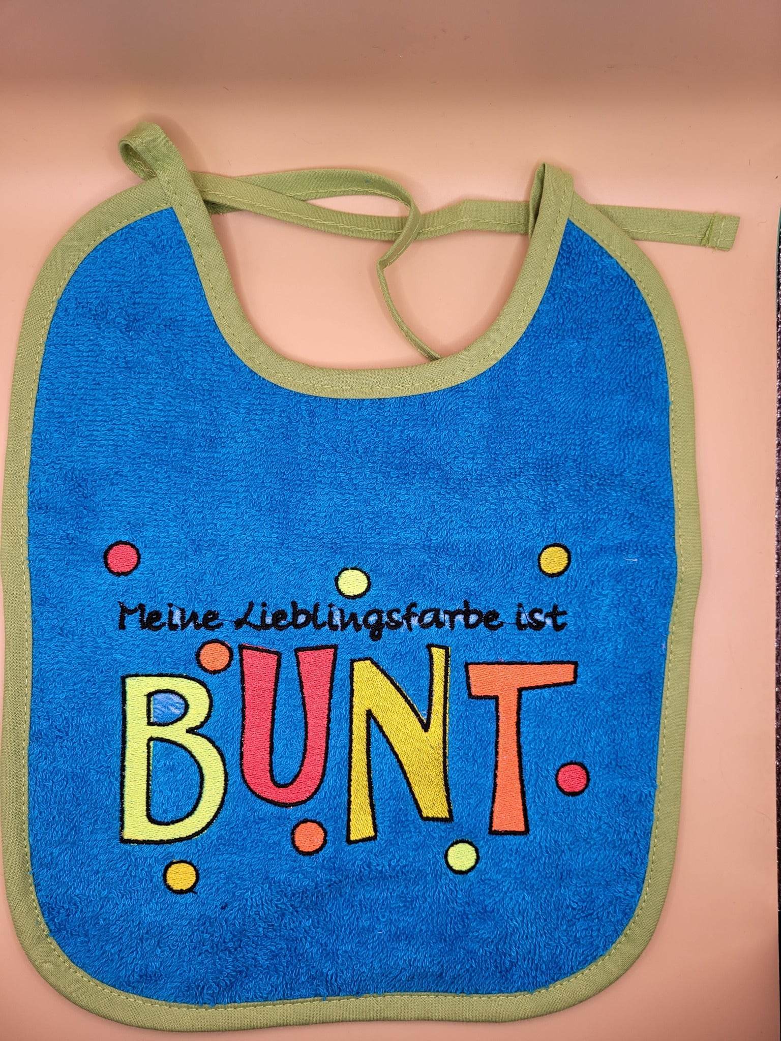 Stickdatei Spruch - Meine Lieblingsfarbe ist BUNT - Sewando