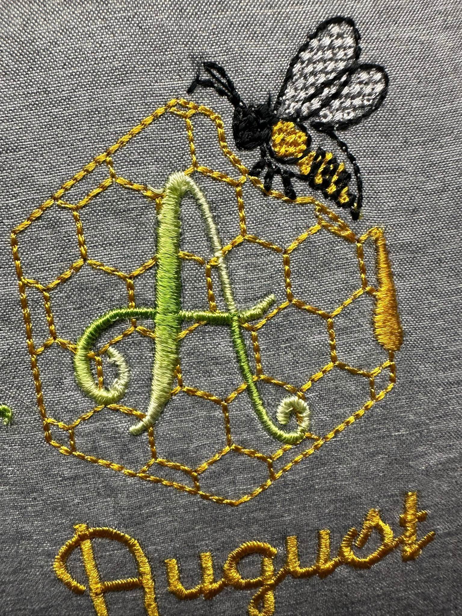 Stickdatei - Bienen-Monogramme A-Z - Sewando