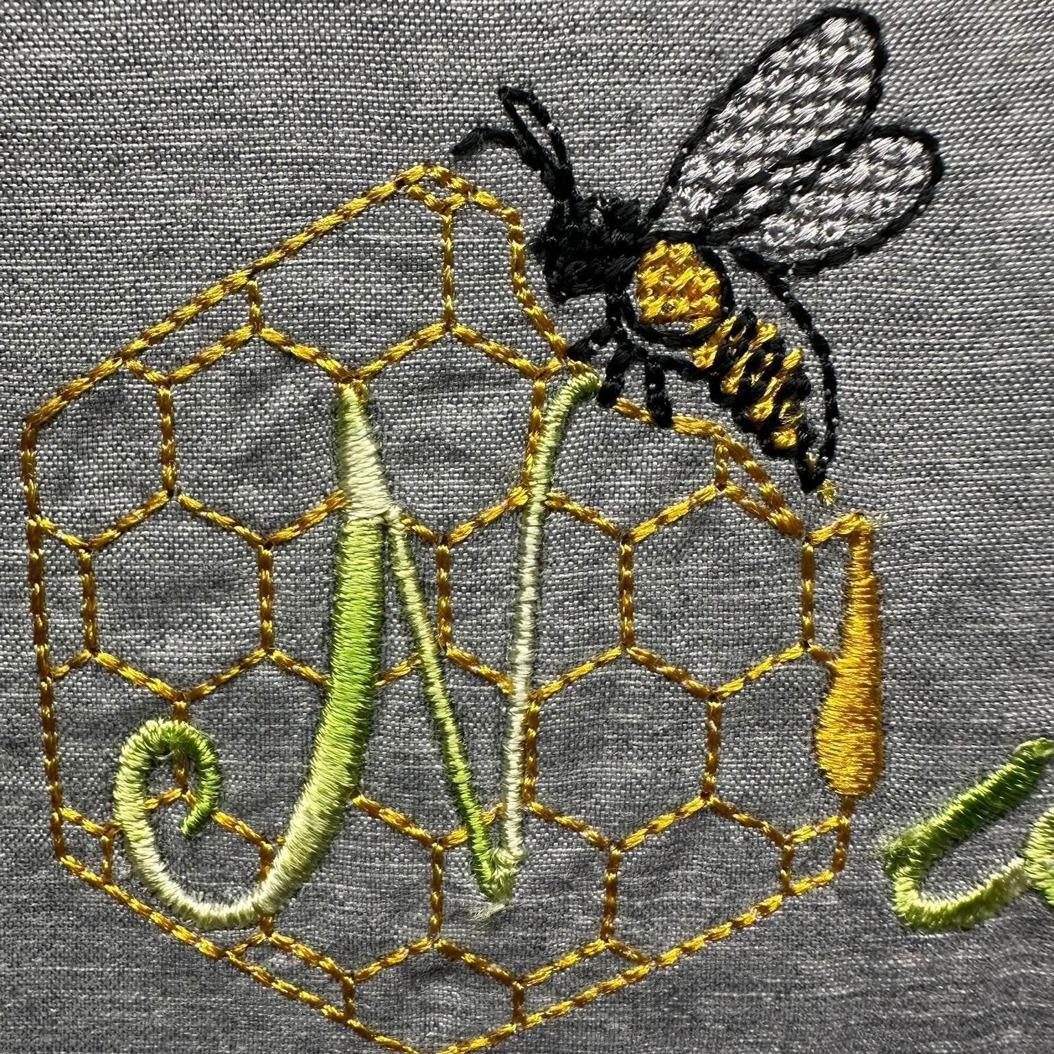 Stickdatei - Bienen-Monogramme A-Z - Sewando