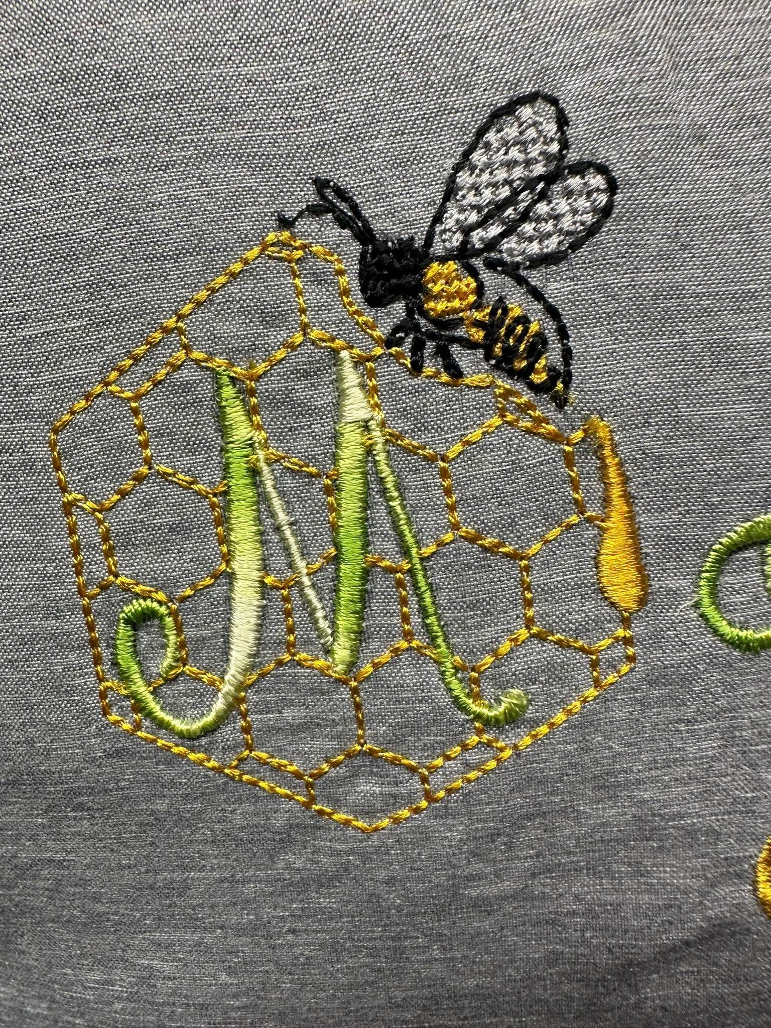 Stickdatei - Bienen-Monogramme A-Z - Sewando