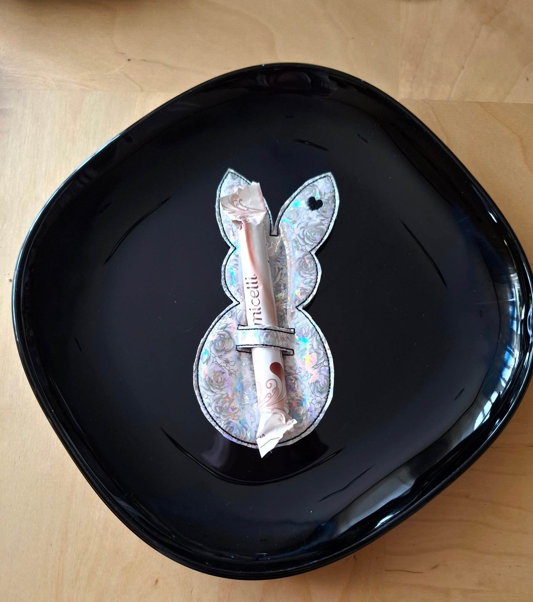 Stickdatei - Multi-Hase für Schokoriegel, Geldscheine, Besteck etc. - Sewando