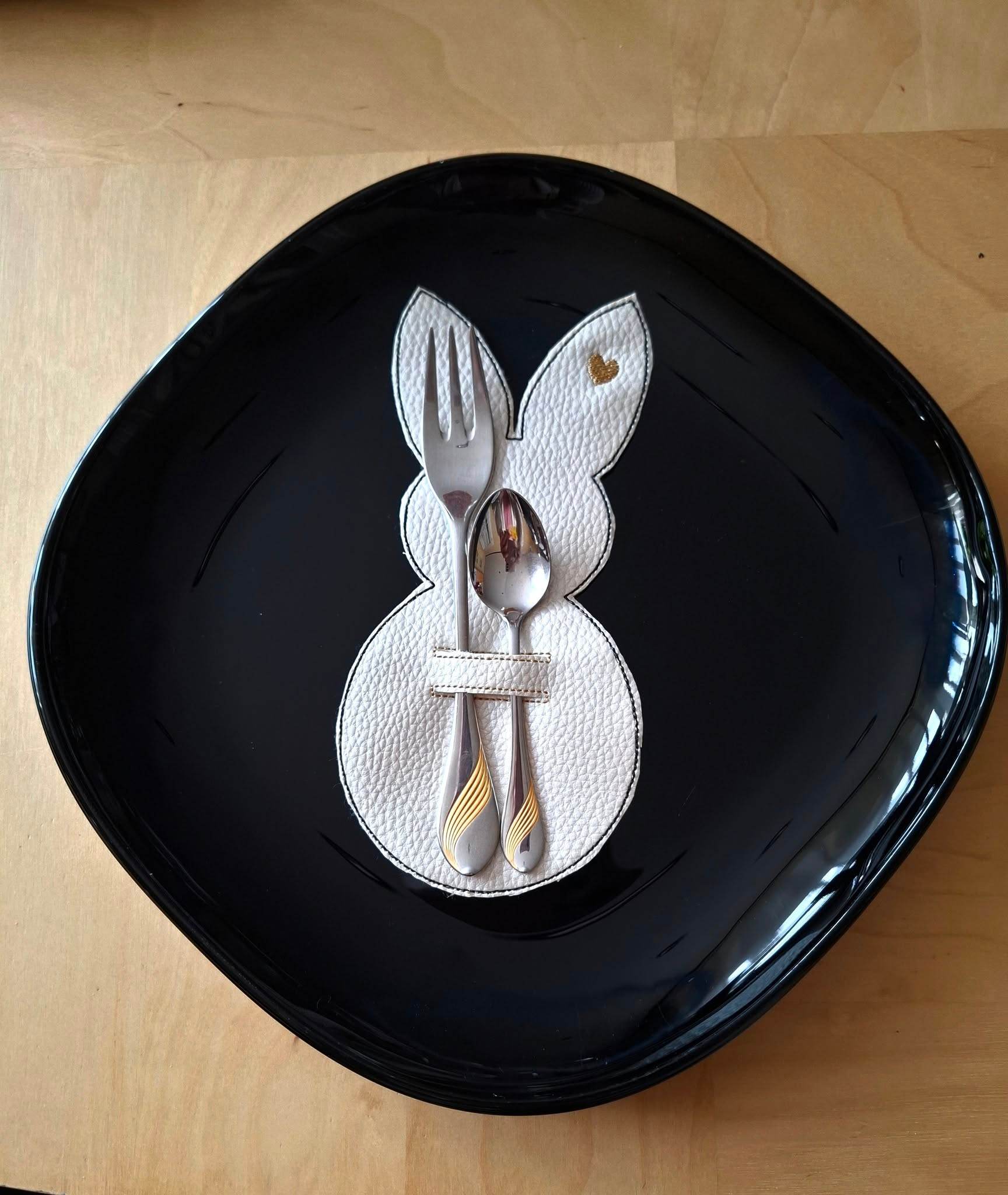 Stickdatei - Multi-Hase für Schokoriegel, Geldscheine, Besteck etc. - Sewando