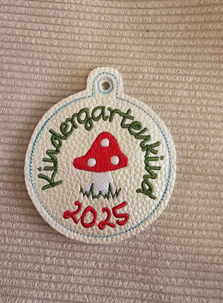 Stickdatei - Anhänger Kindergartenkind (personalisierbar) - Sewando