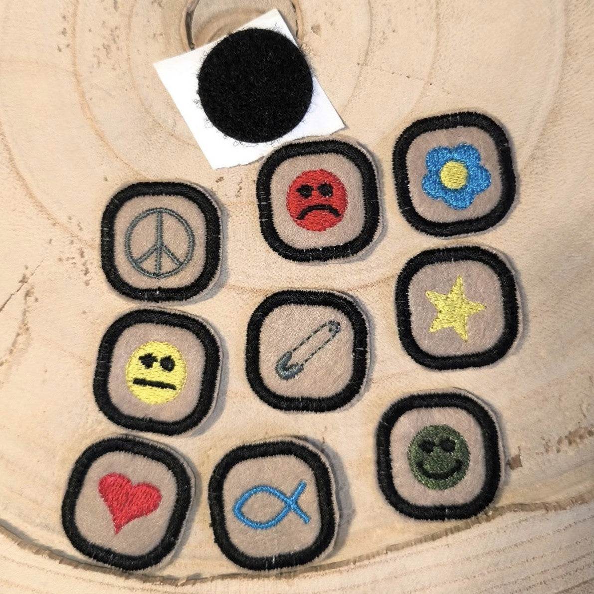 Stickdatei - Mini-Buttons (18 Motive) - Sewando