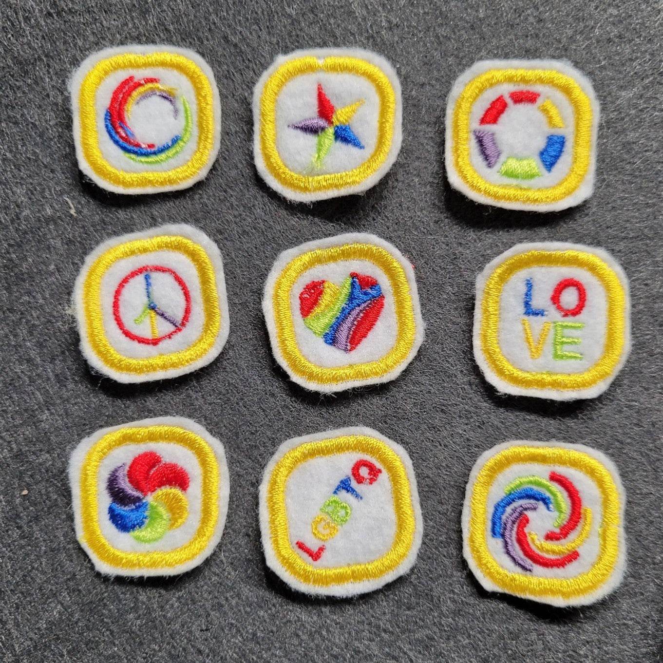 Stickdatei - Mini-Buttons (18 Motive) - Sewando